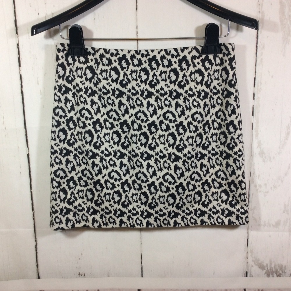 2/$30‎ Tibi Knit Ultra Mini Skirt Size 2 Animal Print Black White Minimalist